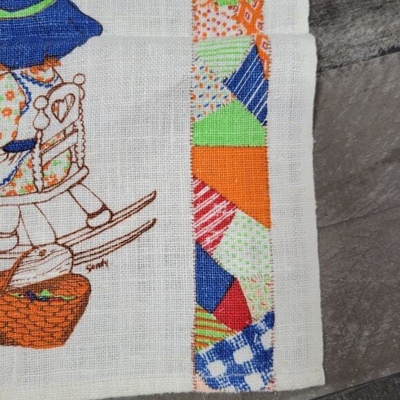 Vintage "Happiness is Love" Patchwork Border Tea Towel, 12.5X15.5 - Picture 4 of 6